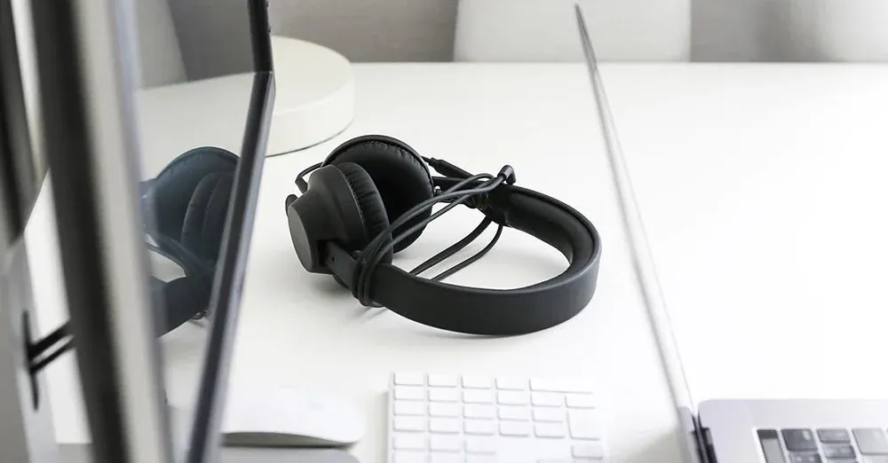 Common headphone jacks on computers